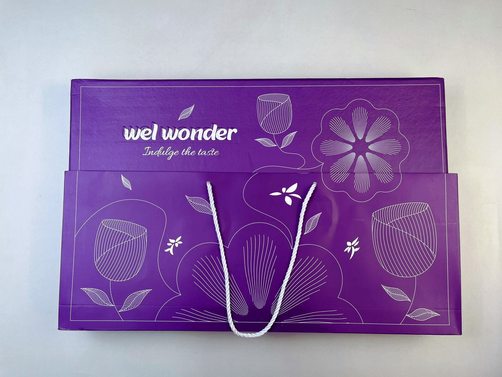 Pieces of chocolate with different fillings. Weight: 550 grams
